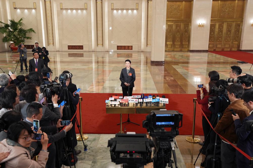 司法部部长贺荣：今年将通过政府立法着力解决“内卷式”竞争